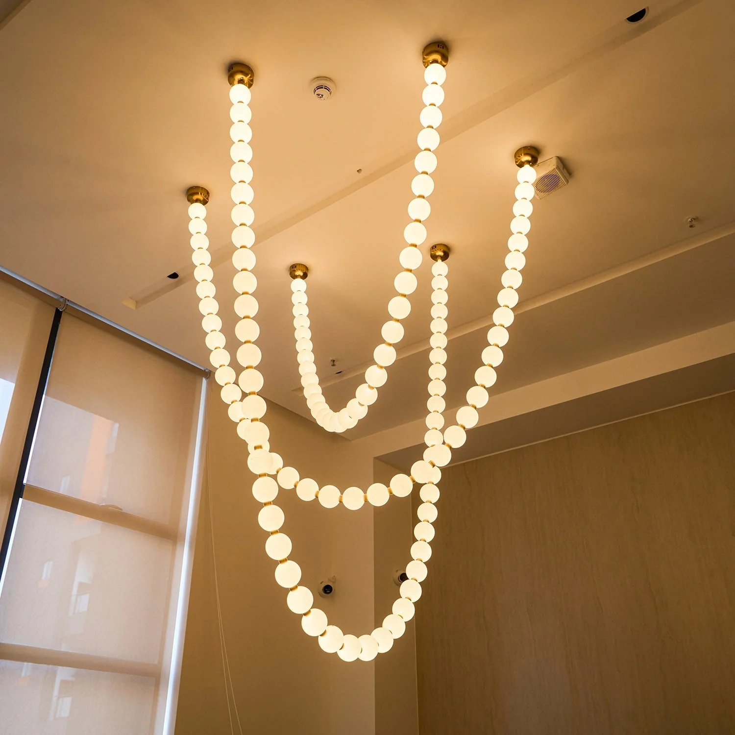 Pearl Necklace Balls Chandelier - Image 30